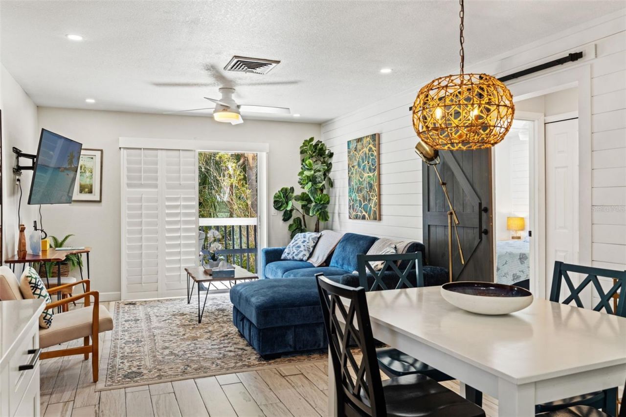 8106 Gulf Drive, Holmes Beach, FL 34217 Photo