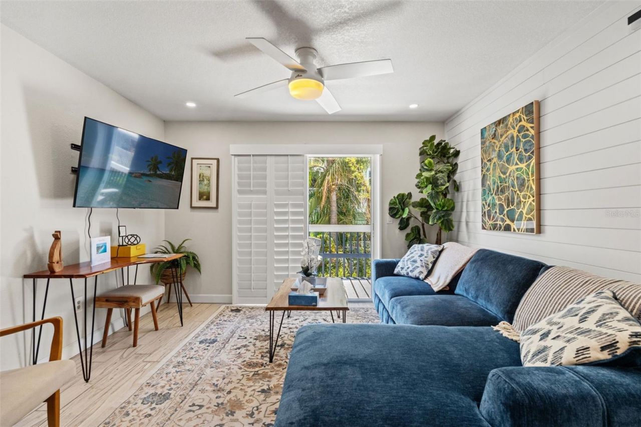 8106 Gulf Drive, Holmes Beach, FL 34217 Photo