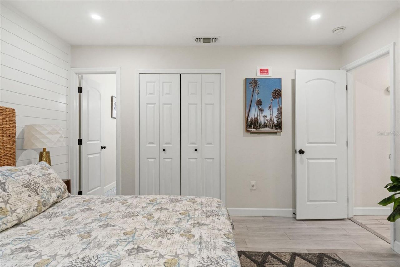 8106 Gulf Drive, Holmes Beach, FL 34217 Photo