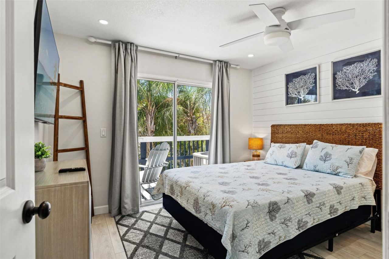 8106 Gulf Drive, Holmes Beach, FL 34217 Photo