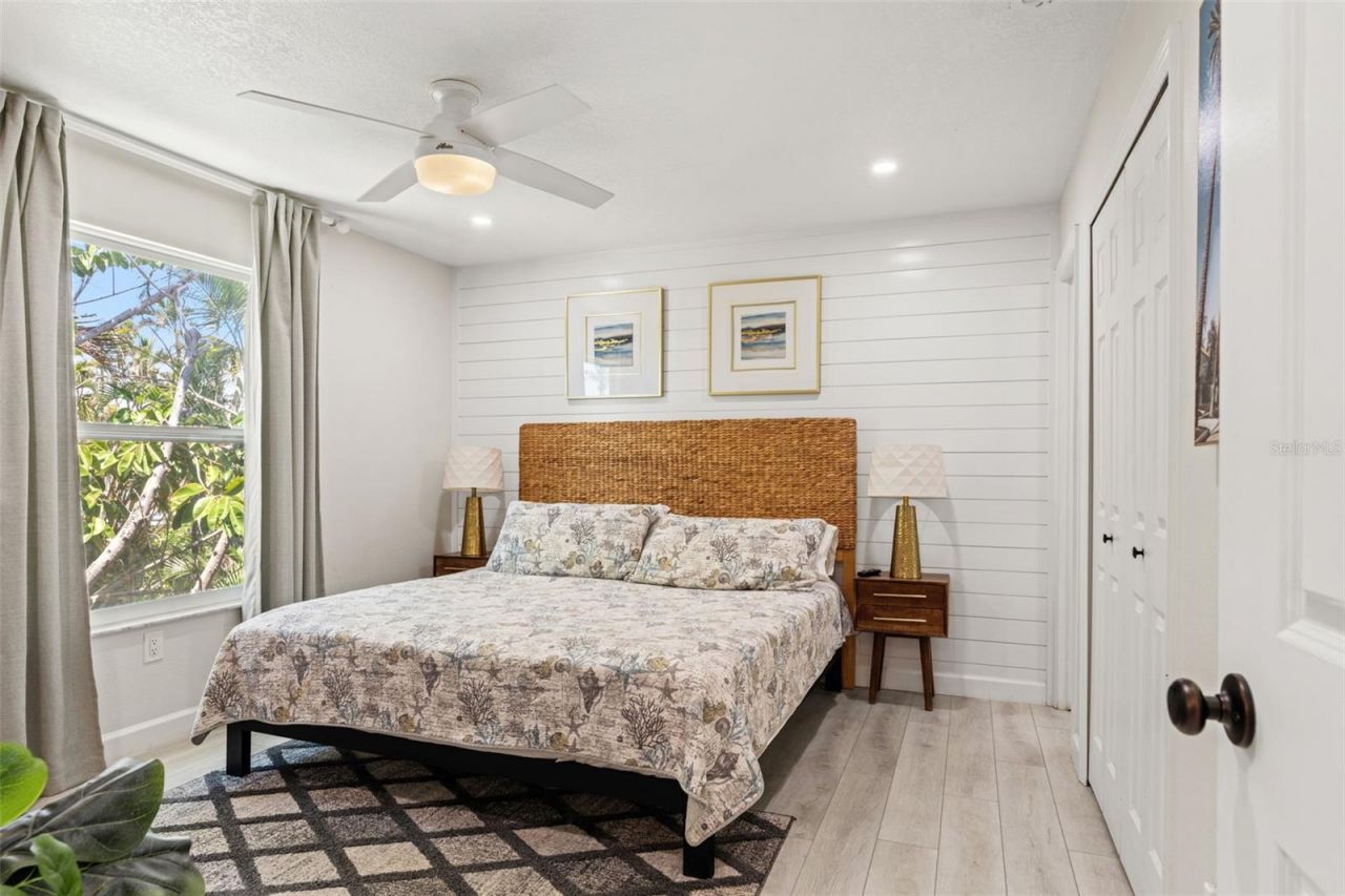 8106 Gulf Drive, Holmes Beach, FL 34217 Photo