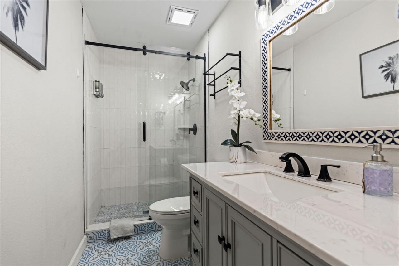 8106 Gulf Drive, Holmes Beach, FL 34217 Photo