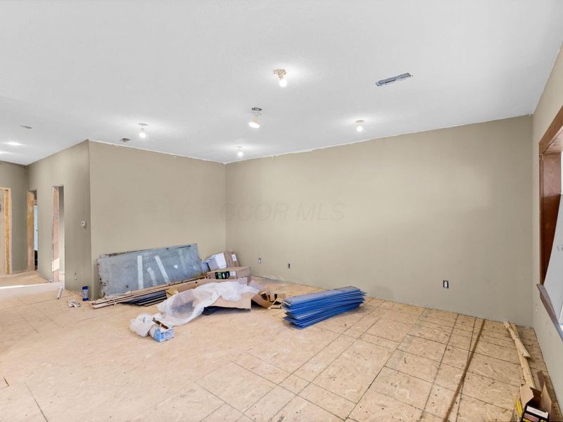 3317 Latonia Court , Columbus, OH 43232 Photo 13