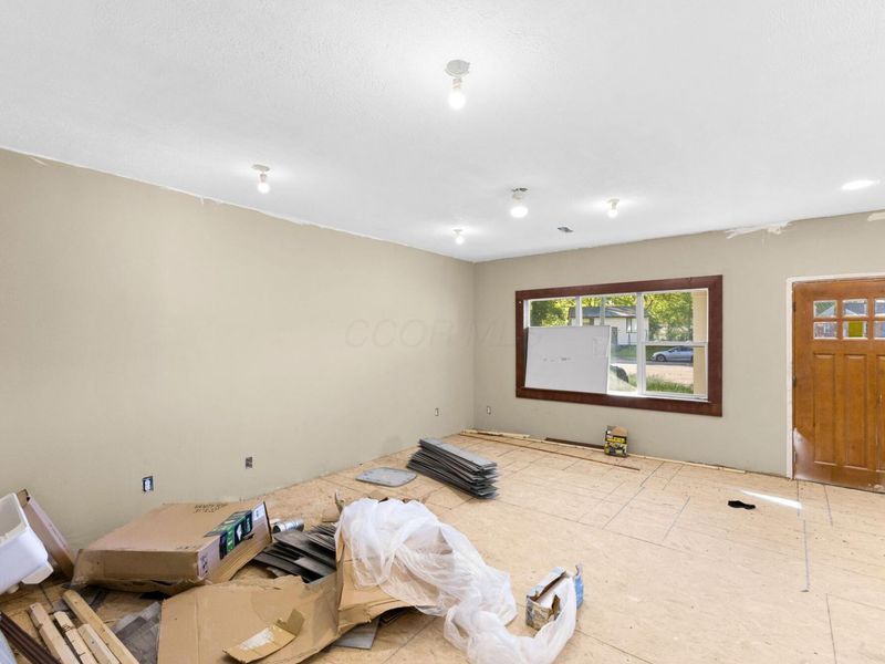 3317 Latonia Court , Columbus, OH 43232 Photo 14