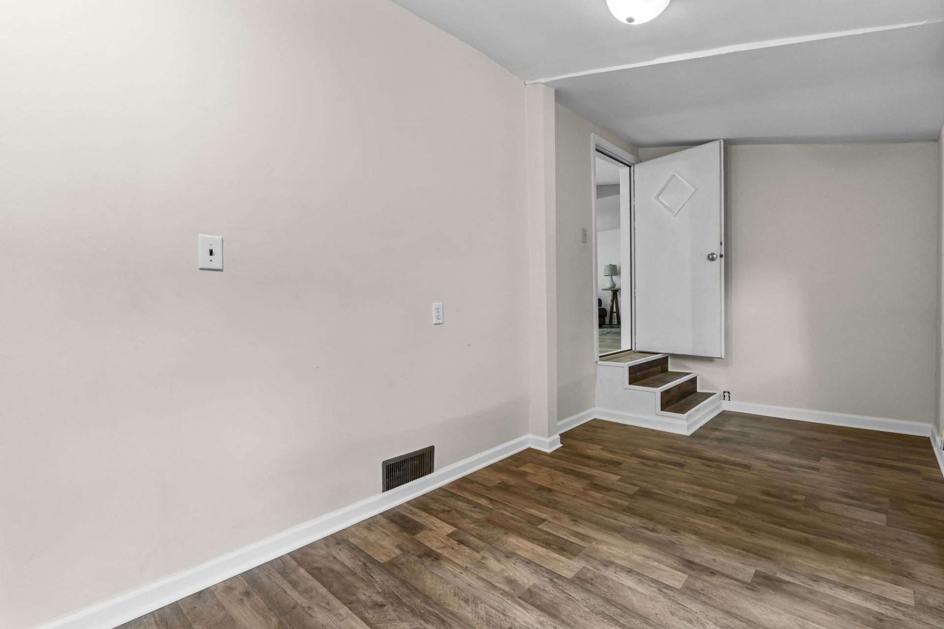 100 Romell Rd. Photo 18