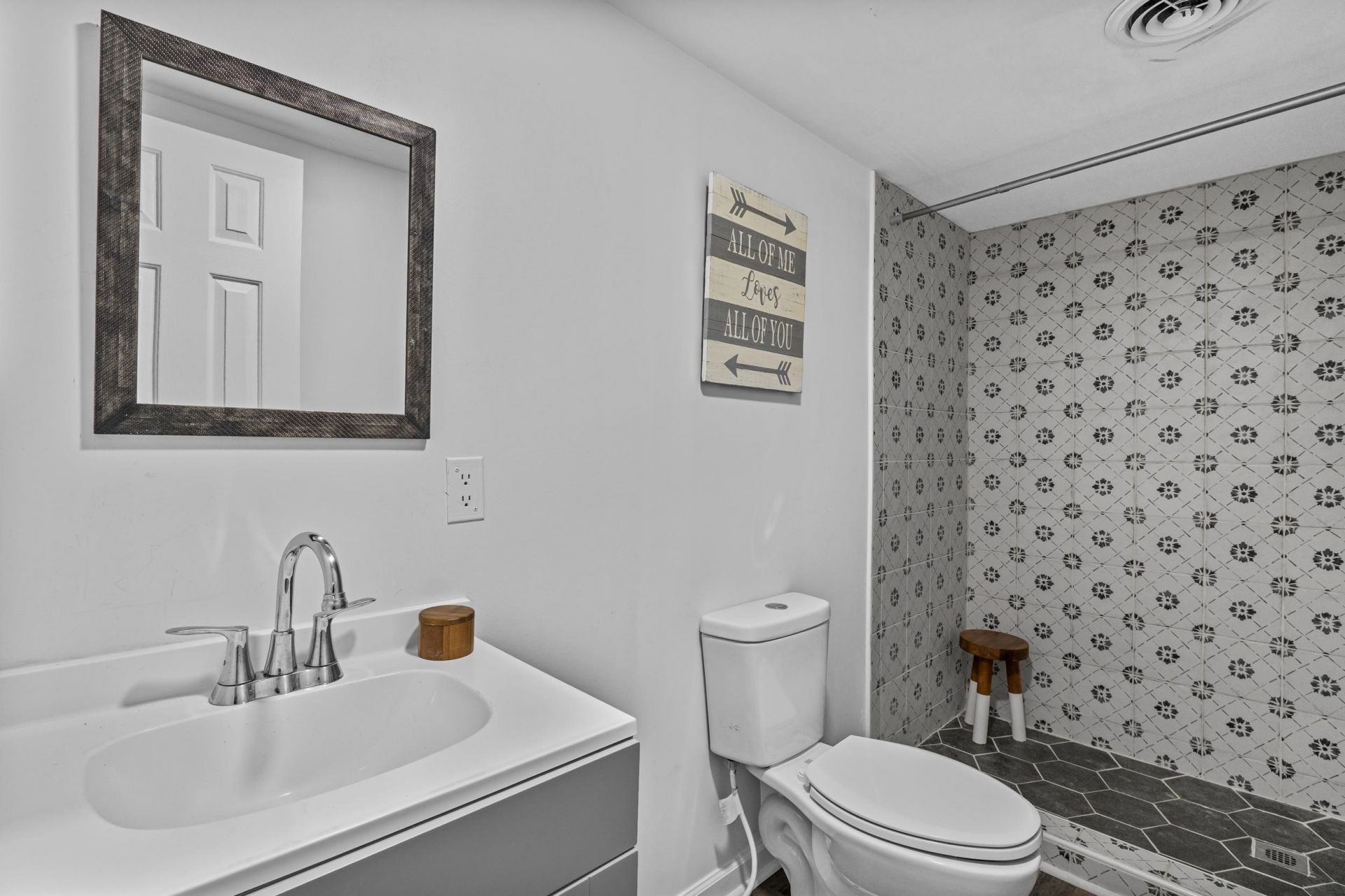 100 Romell Rd. Photo 9