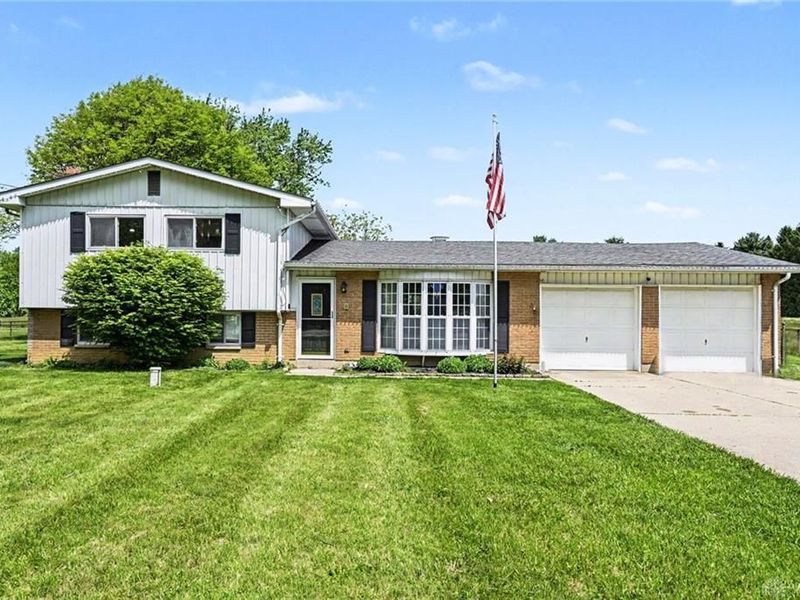 5884 Troy Road, Springfield, OH 45502 Photo 2