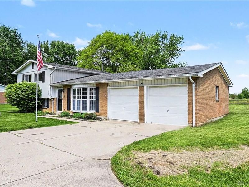 5884 Troy Road, Springfield, OH 45502 Photo 3