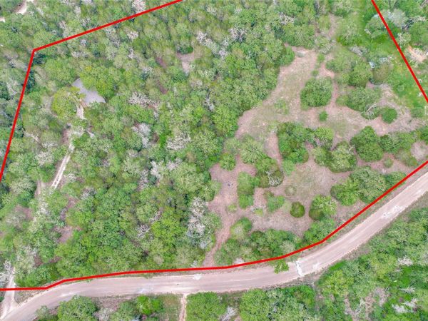 319 Green Oaks DR, Bastrop, TX 78602
