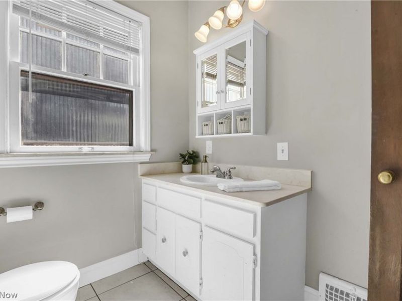 16713 Bradgate Avenue, Cleveland, OH 44111 Photo 30