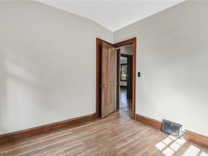 16713 Bradgate Avenue, Cleveland, OH 44111 Photo 34