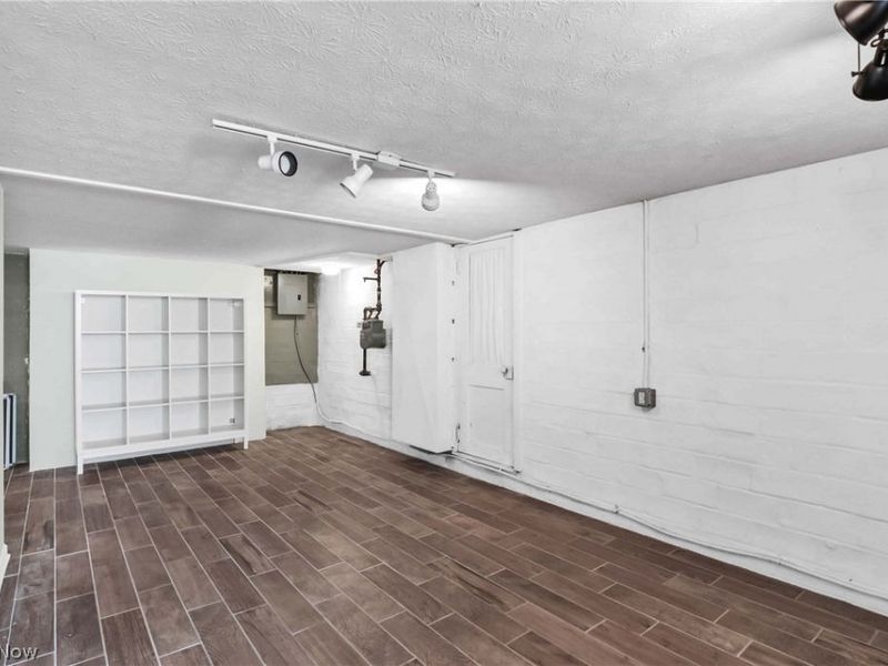 16713 Bradgate Avenue, Cleveland, OH 44111 Photo 37