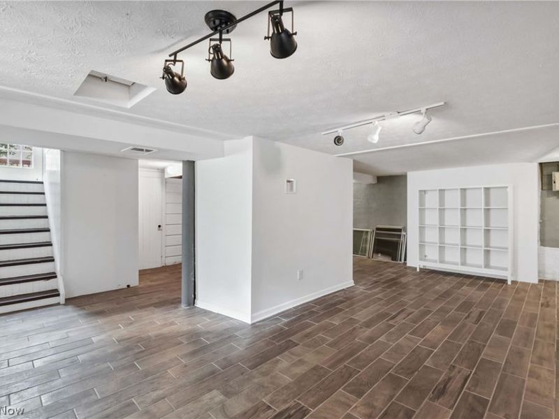 16713 Bradgate Avenue, Cleveland, OH 44111 Photo 44