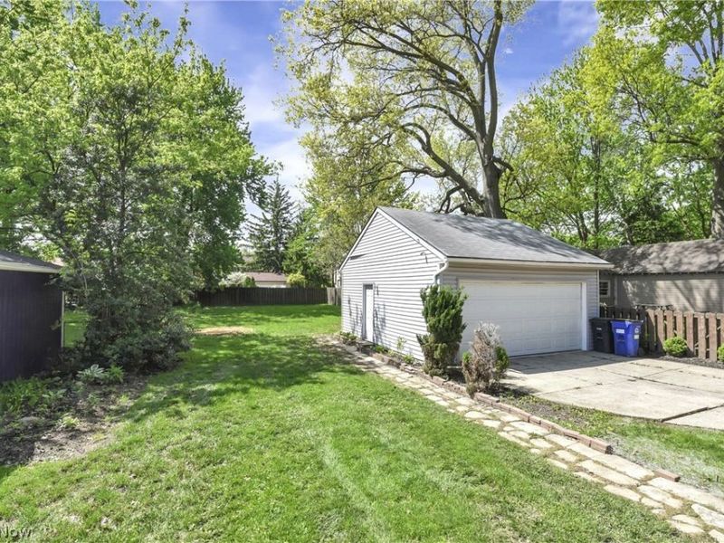 16713 Bradgate Avenue, Cleveland, OH 44111 Photo 9