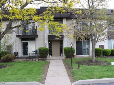 8557 N Akins Road, Unit 103, North Royalton, OH 44133