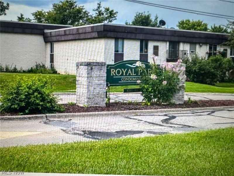 8557 N Akins Road, Unit 103, North Royalton, OH 44133 Photo 3