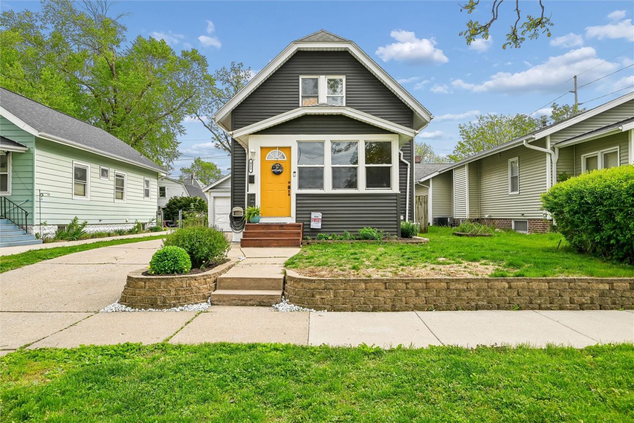 921 H Avenue Nw, Cedar Rapids, IA 52405 Main Photo