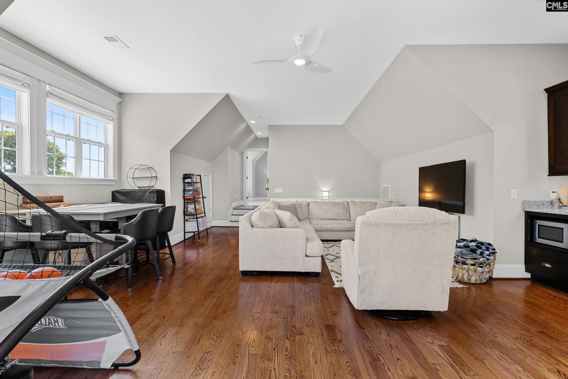 56 Weatherby Court Photo 44