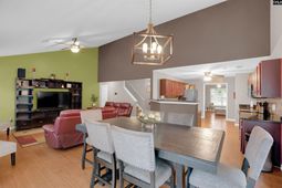 946 Farnsworth Drive  photo 4