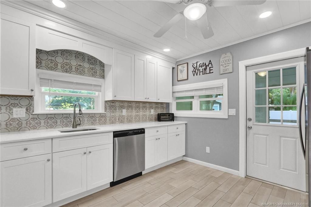 542 SW Halpatiokee Street, Stuart, FL 34994 Photo