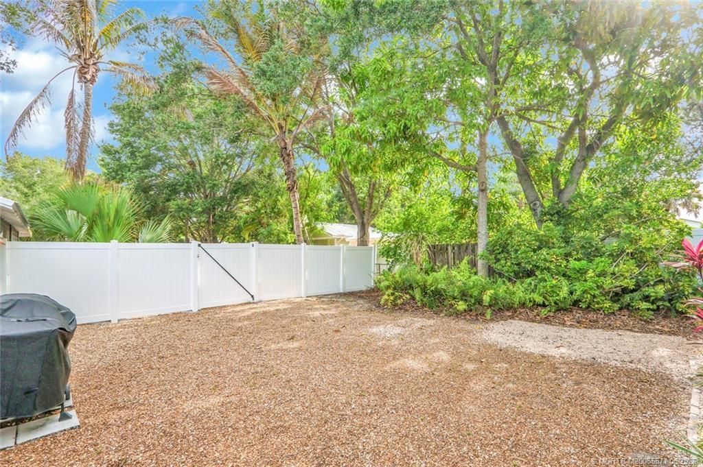 542 SW Halpatiokee Street, Stuart, FL 34994 Photo