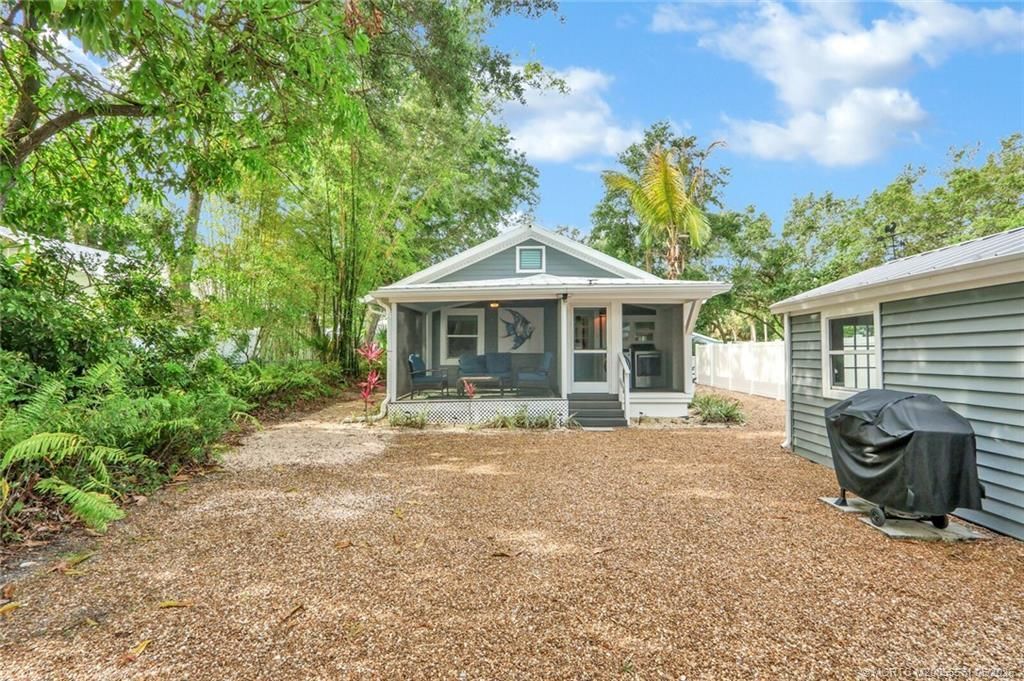 542 SW Halpatiokee Street, Stuart, FL 34994 Photo