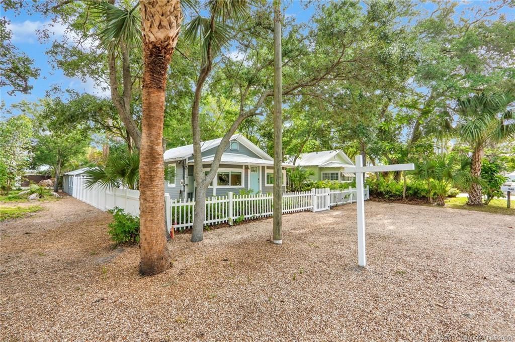 542 SW Halpatiokee Street, Stuart, FL 34994 Photo