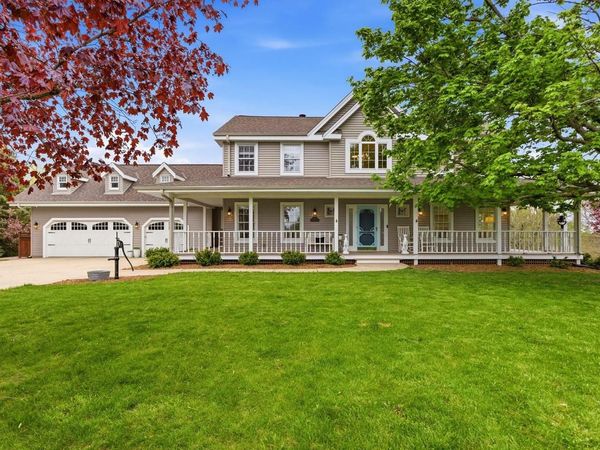 105 Mark COURT, North Prairie, WI 53153