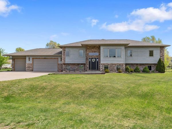 W7872 Amstel COURT, Holmen, WI 54636