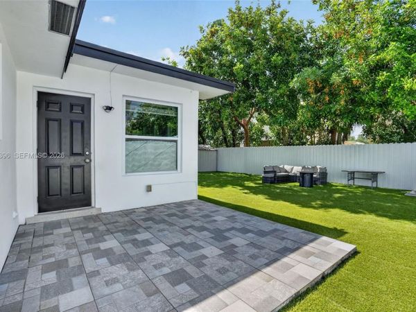7860 NW 10th St, Pembroke Pines, FL 33024