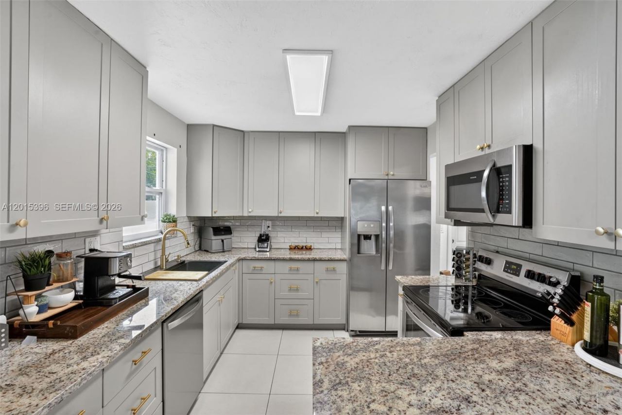 7860 NW 10th St, Pembroke Pines, FL 33024 Photo