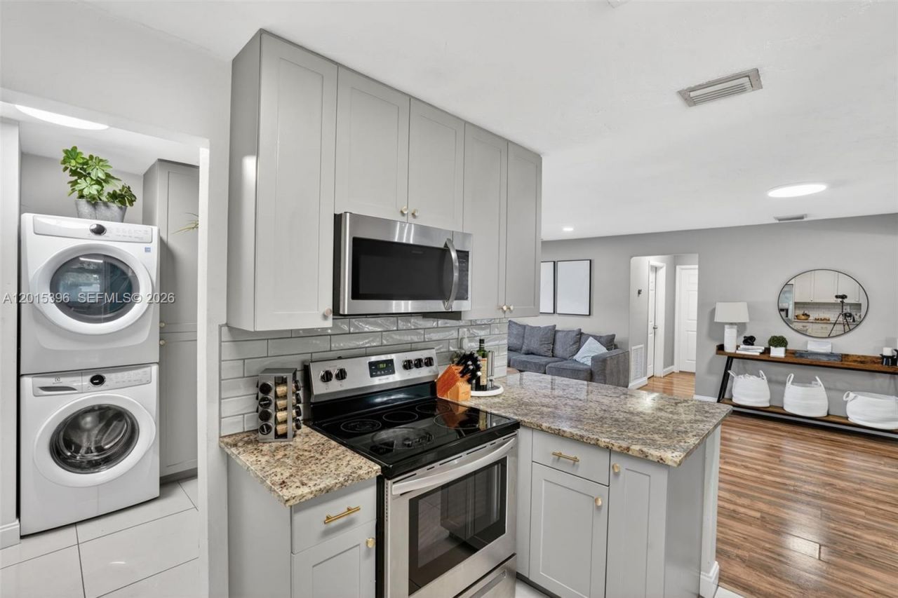 7860 NW 10th St, Pembroke Pines, FL 33024 Photo