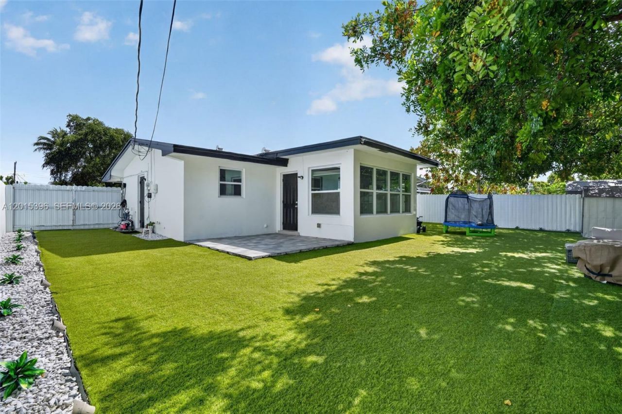 7860 NW 10th St, Pembroke Pines, FL 33024 Photo