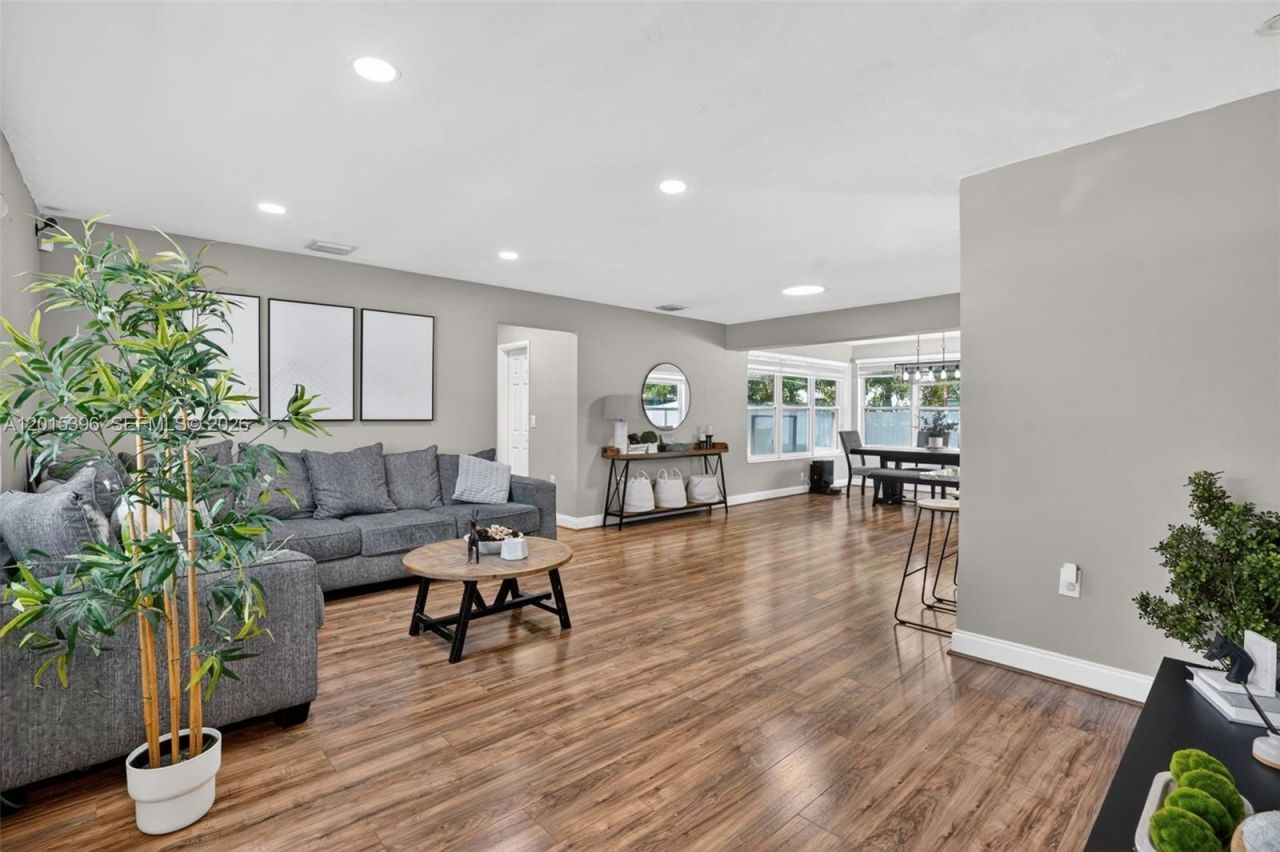 7860 NW 10th St, Pembroke Pines, FL 33024 Photo