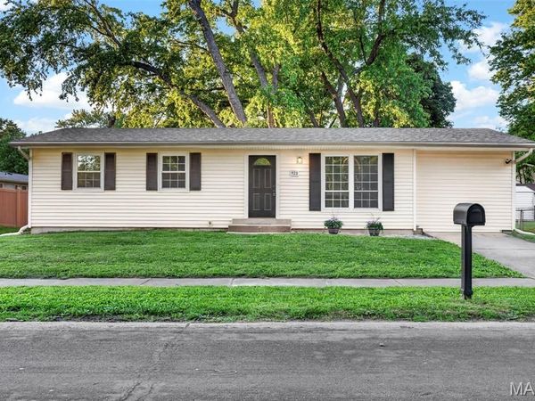 925 Dewayne Drive , Florissant, MO 63031