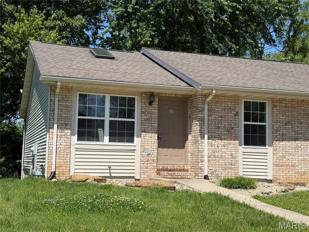 874 Lester Avenue, Collinsville, IL 62234 Main Photo