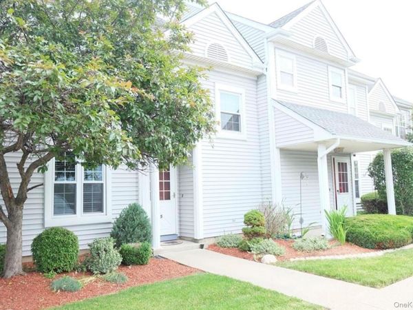 25 Kensington Way, Middletown, NY 10940