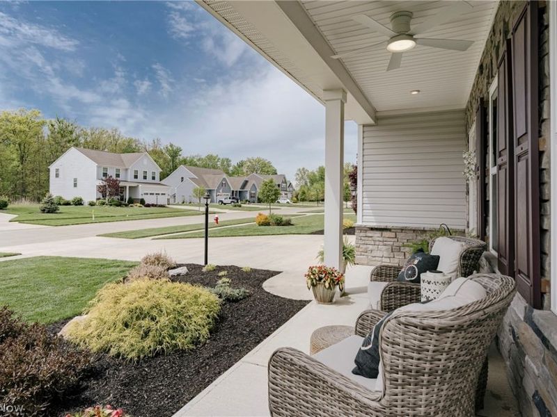 9049 Winfield Lane , North Ridgeville, OH 44039 Photo 3