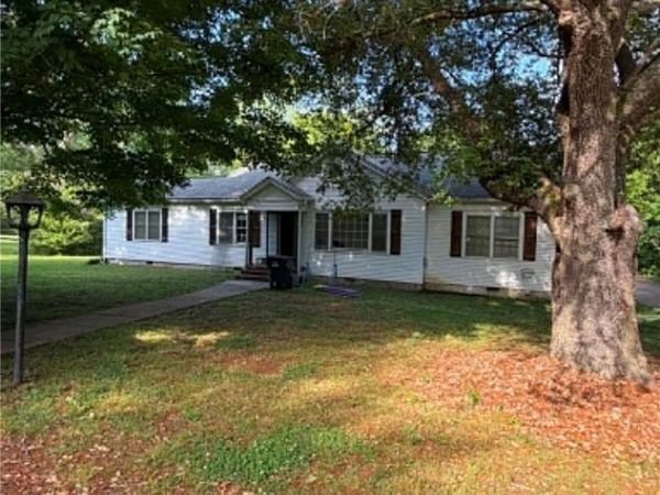 44 Cox Street, Carrollton, AL 35447