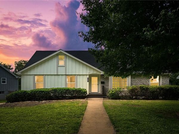 9401 W 82nd Street, Overland Park, KS 66204