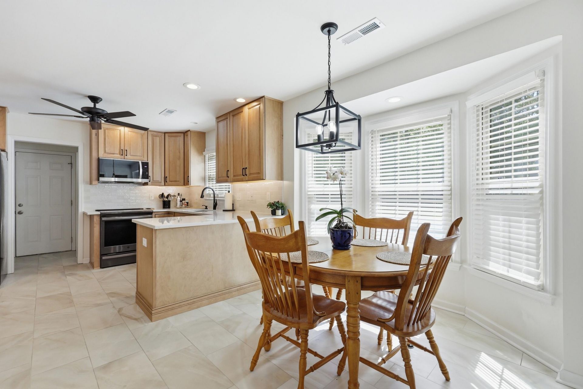 106 Annandale Court Photo 12