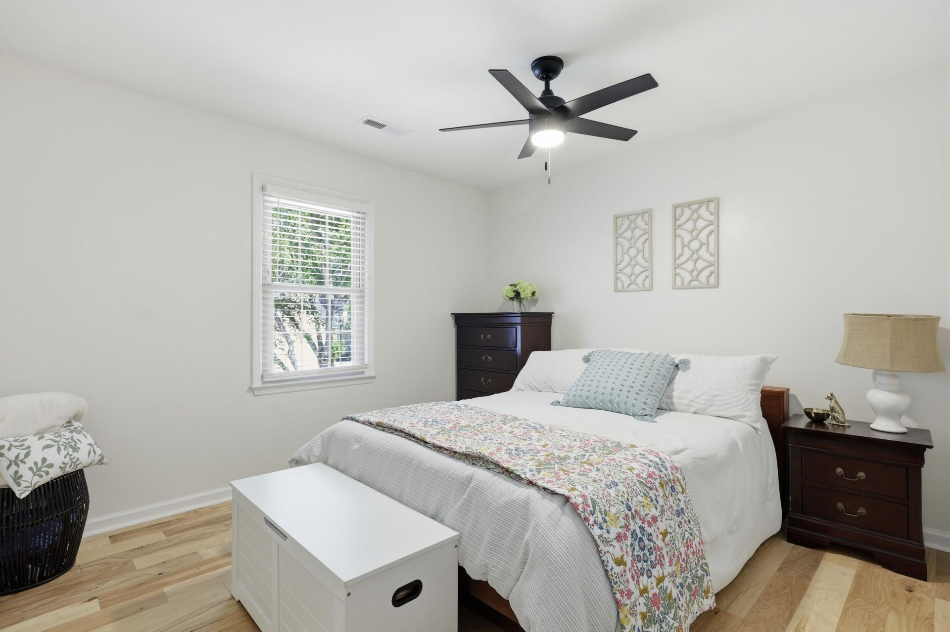 106 Annandale Court Photo 23
