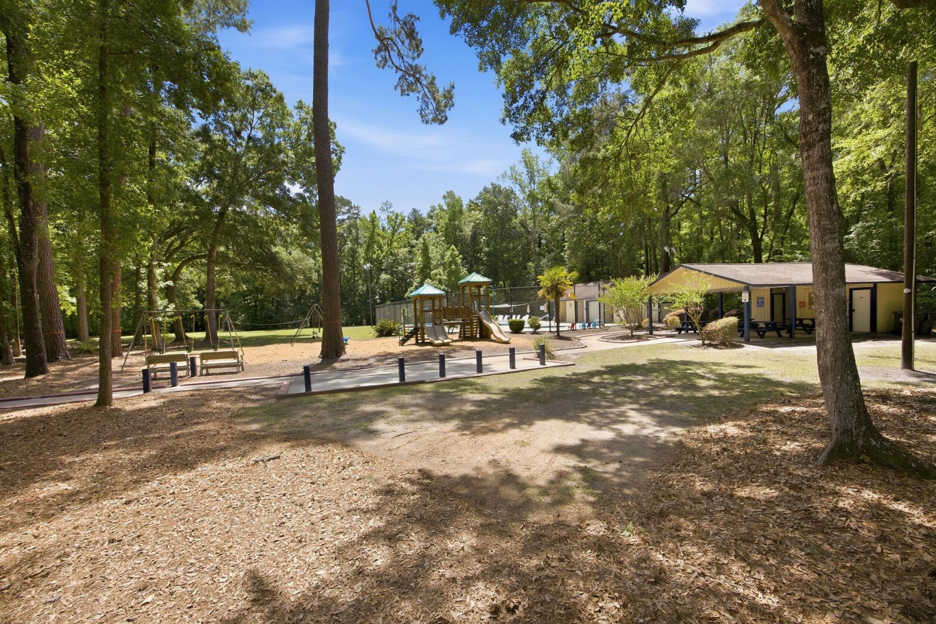 106 Annandale Court Photo 38