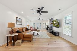 106 Annandale Court photo 4