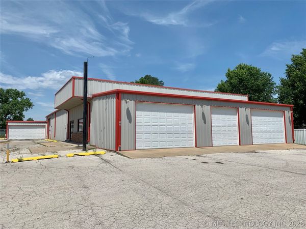 106 N Lombard Lane , Skiatook, OK 74070