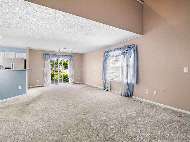 8626 Lazelle Commons Drive , Lewis Center, OH 43035 Photo 11
