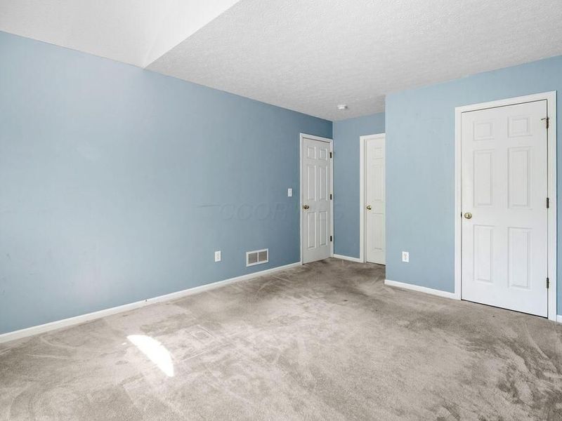 8626 Lazelle Commons Drive , Lewis Center, OH 43035 Photo 18