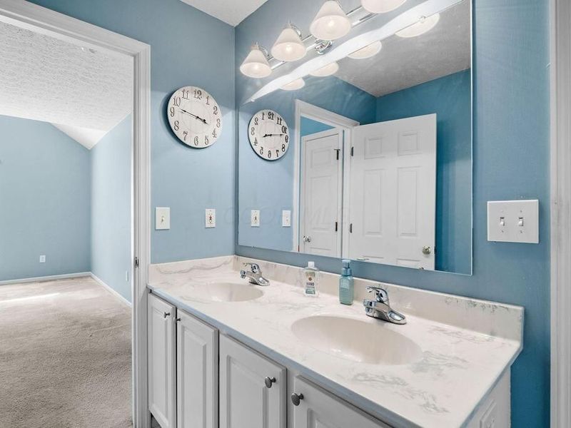 8626 Lazelle Commons Drive , Lewis Center, OH 43035 Photo 19