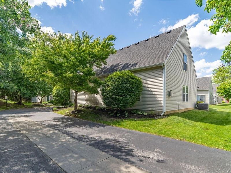 8626 Lazelle Commons Drive , Lewis Center, OH 43035 Photo 31
