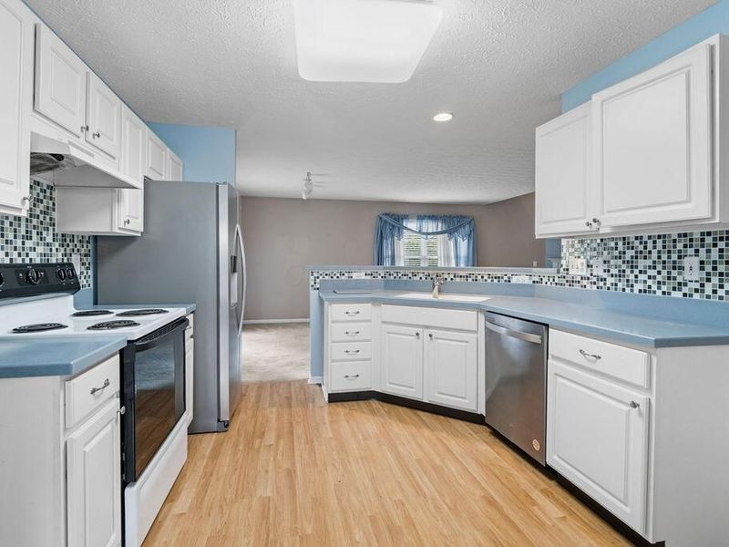 8626 Lazelle Commons Drive , Lewis Center, OH 43035 Photo 5